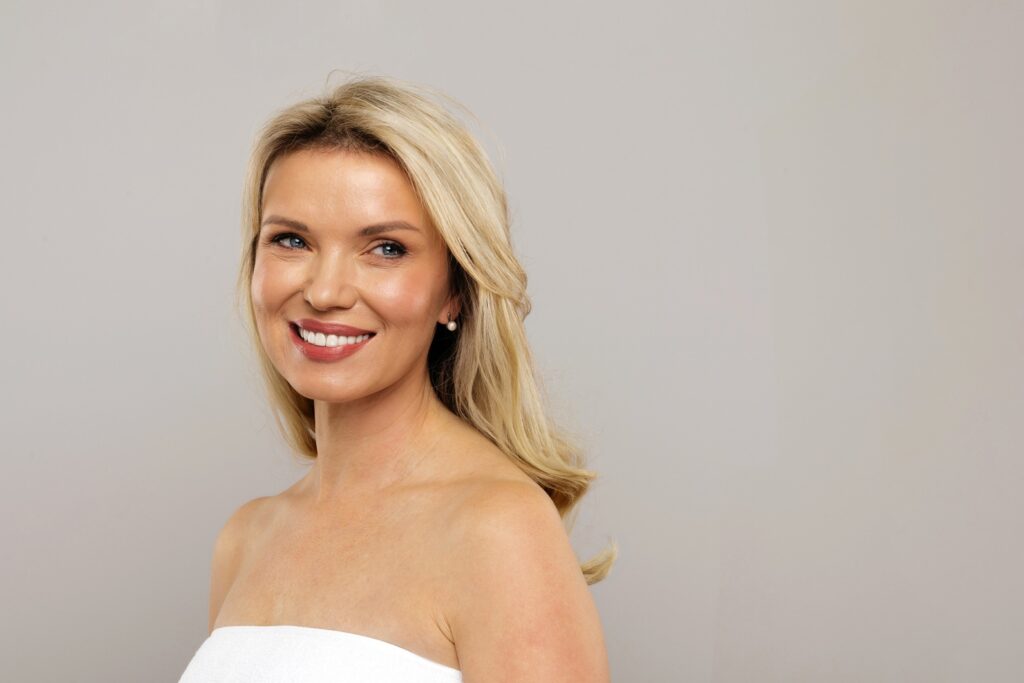 Loose skin after a facelift and the effects of skin elasticity on results