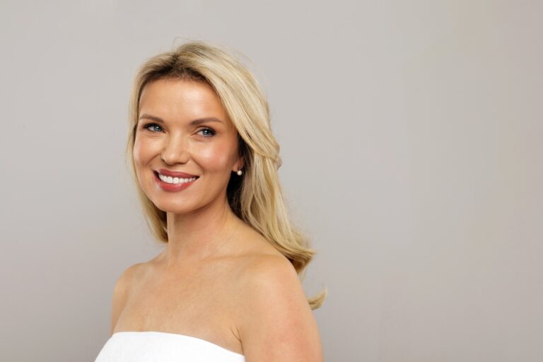 Loose skin after a facelift and the effects of skin elasticity on results